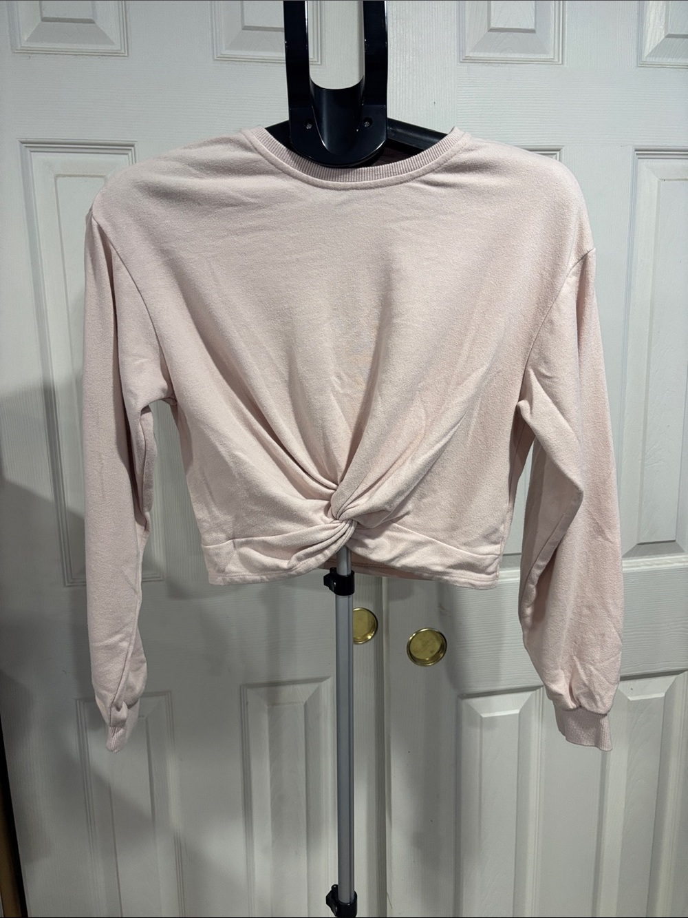 Garage Light Pink Knot-Front Long Sleeve Crop Top